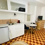 Le Studio Des Dames