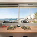 Apartment With Sea View 50M From The Beach