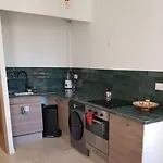 Central And Comfortable Studio, Near Train Station
