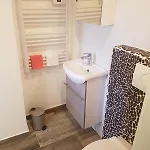 Plan De Cuques Studio Au Calme