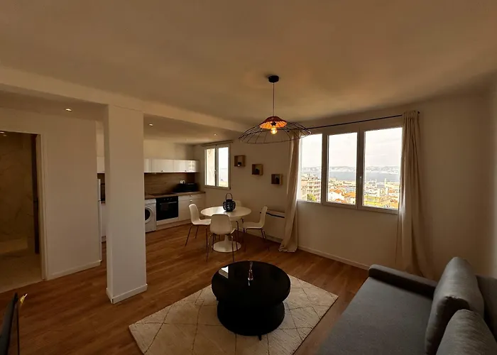 Bel Appart Moderne A Endoume Avec Vue Mer, Pour 4 Pers