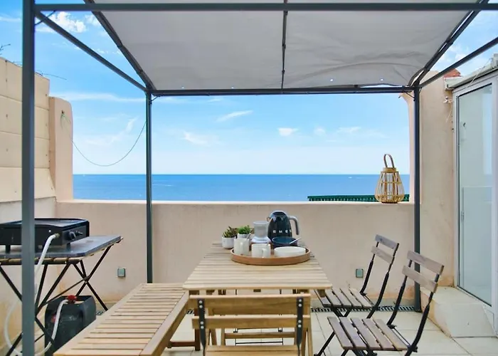 Coquet Appartement En Bord De Mer Et Corniche