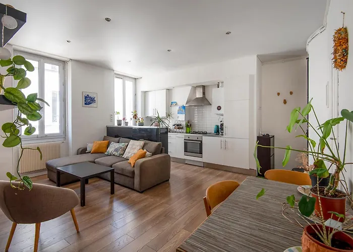 Bright Apartment Near Notre-Dame Du Mont
