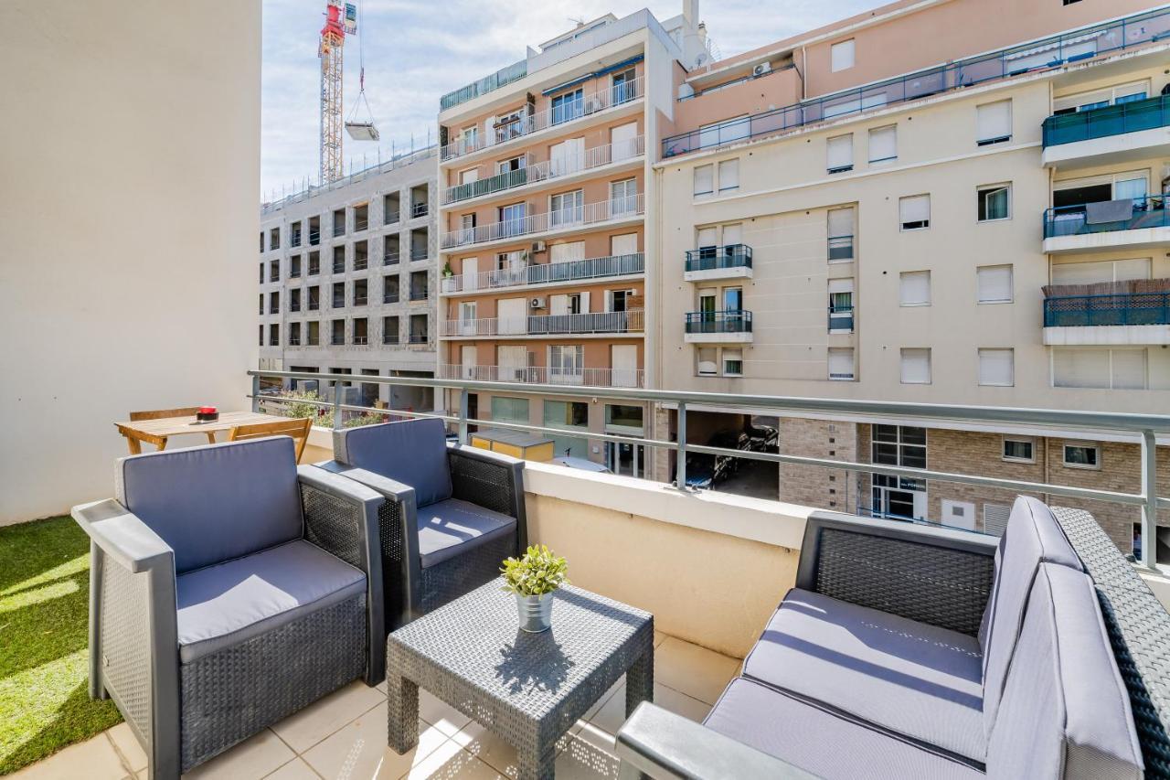 La Joliette; Duplex 2 Chambres, Parking Inclus+ Terrasse+ Ascenseur Apartment *