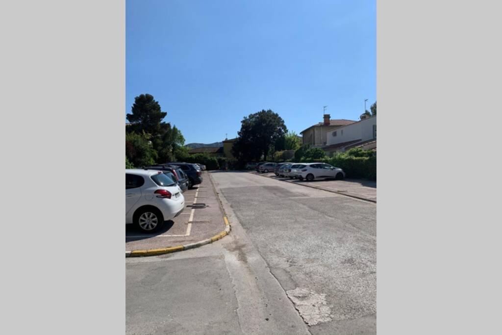 Studio Proche Plage Et Calanques Excursion Bateau Possible