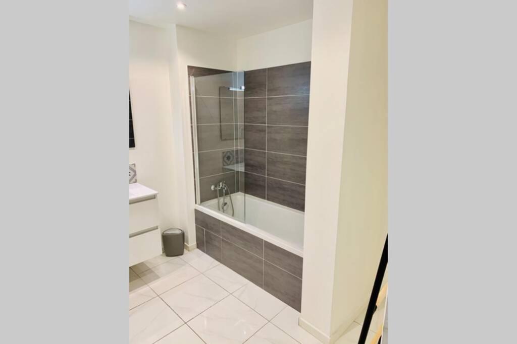 Apartment Studio Proche Plage Et Calanques Excursion Bateau Possible