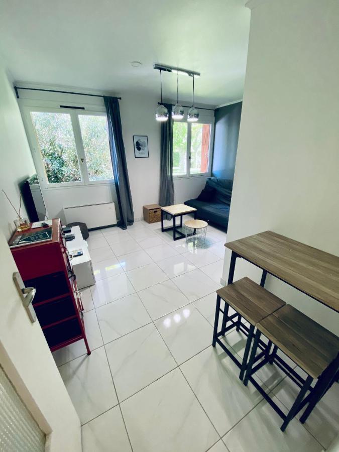Apartment Studio Proche Plage Et Calanques Excursion Bateau Possible *
