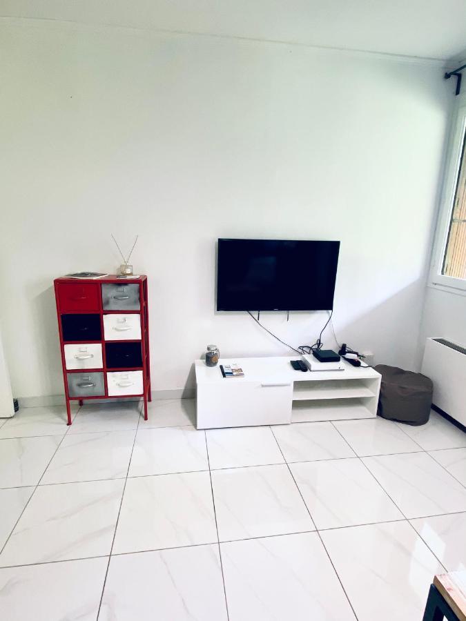 Apartment Studio Proche Plage Et Calanques Excursion Bateau Possible *