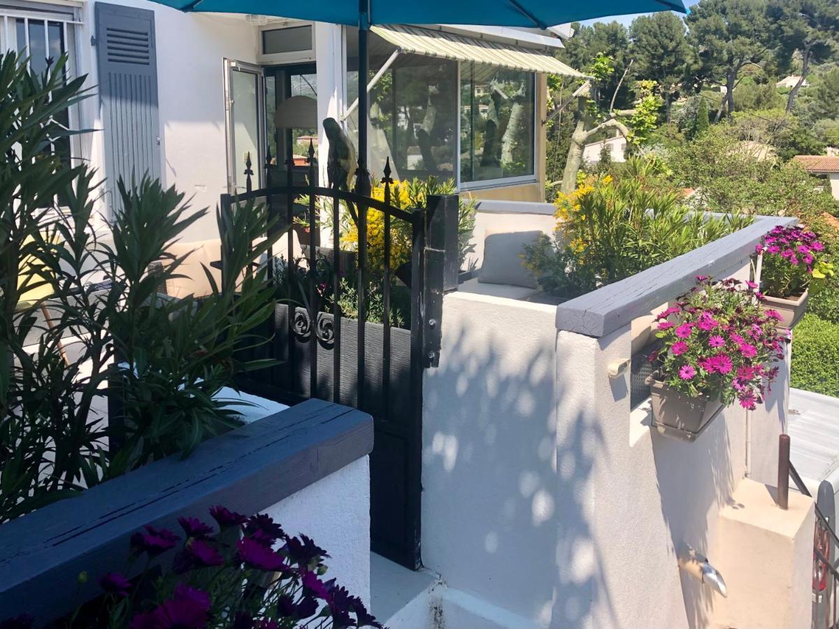 Magnifique Haut De Les Camoins Holiday home *