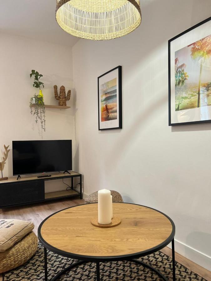 Lumineux T2 De 34 M Rénové Dans Le Centre-ville * Marseille