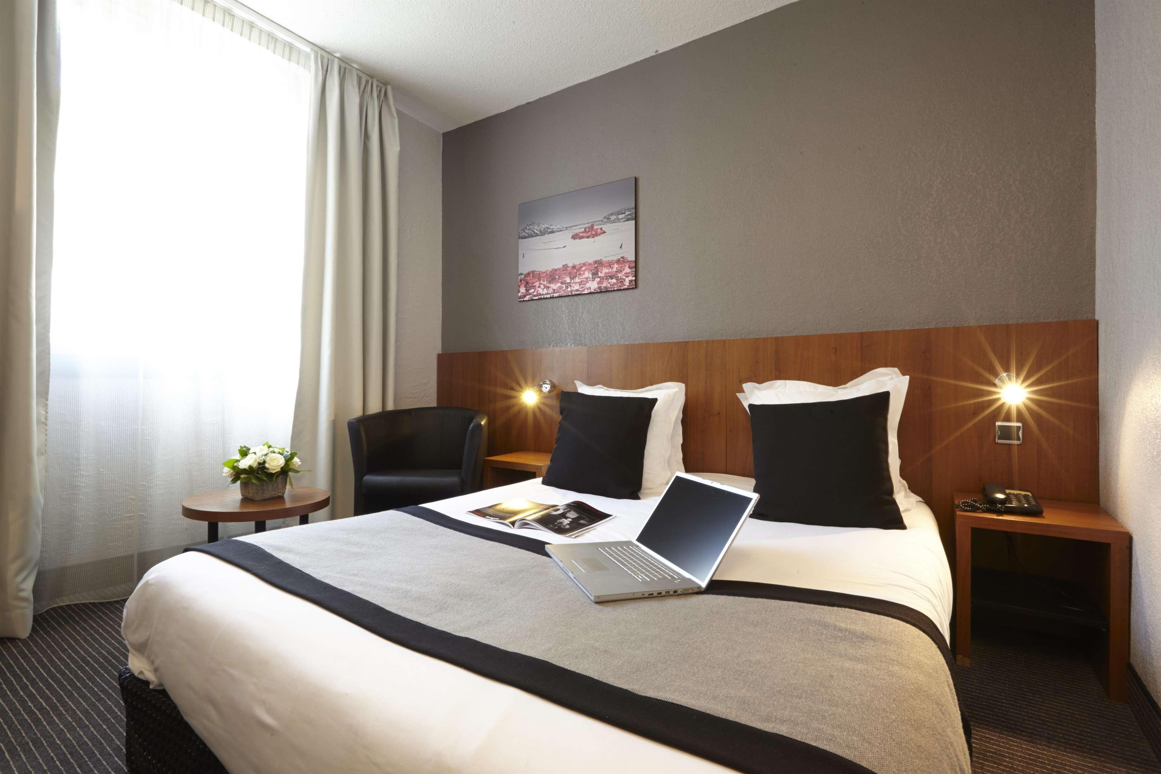Hotel Kyriad Centre Paradis-prefecture