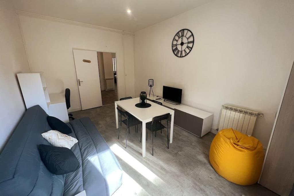Apartment Label Etape - 2min Gare - Wifi - Terrasse *
