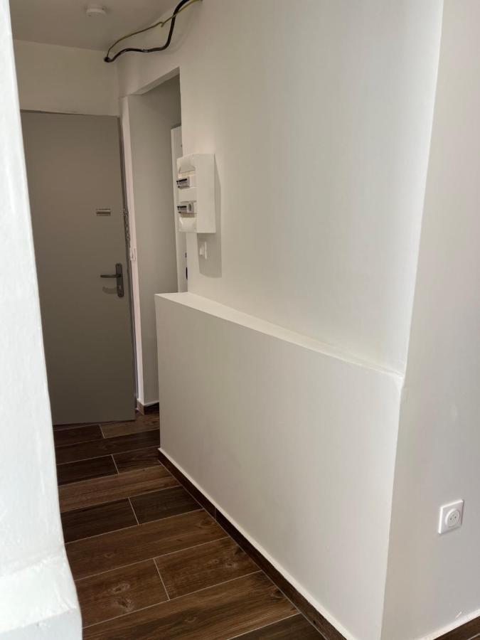Apartment 16e