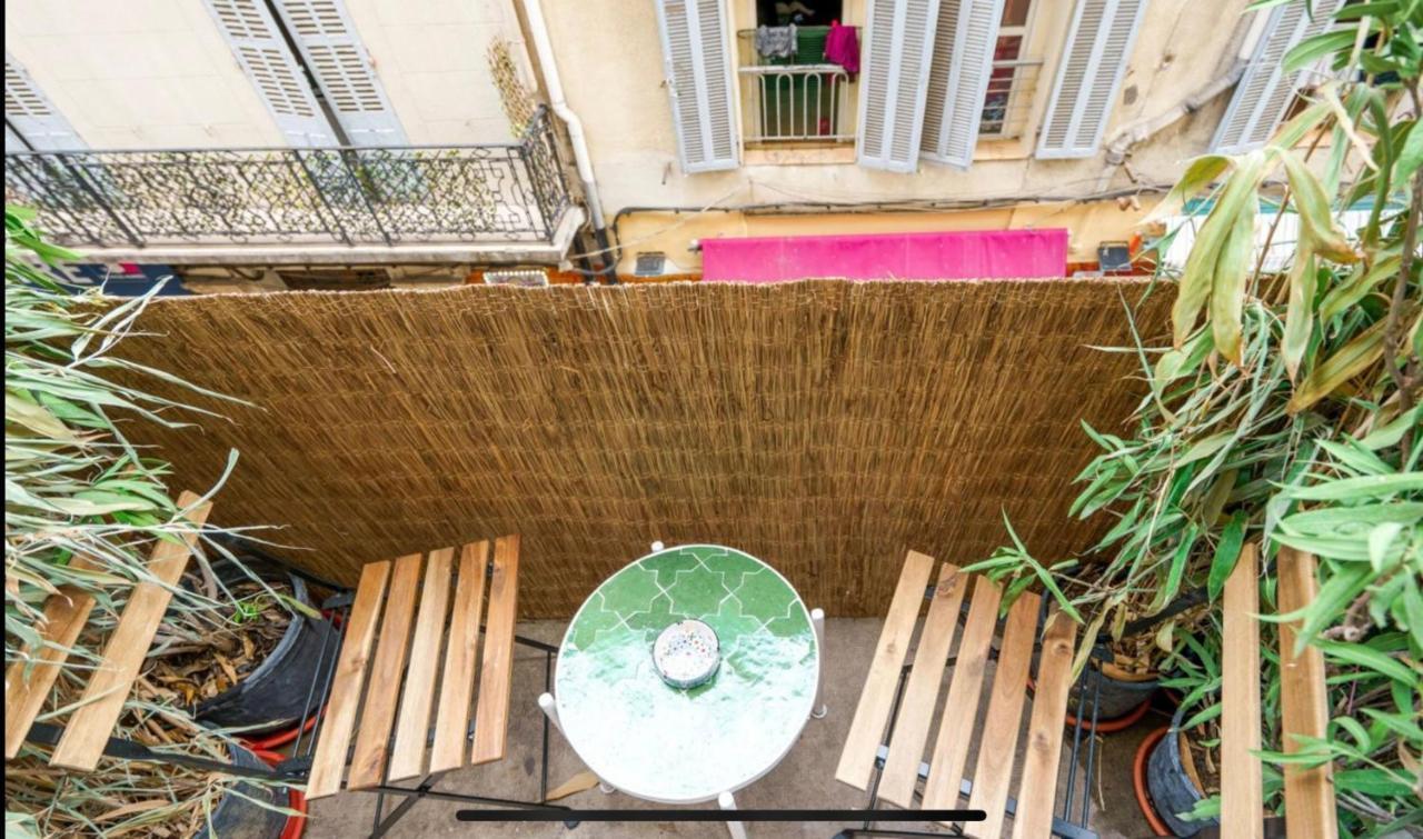 Proche Du Vieux-port, Avec Balcon Appartement *