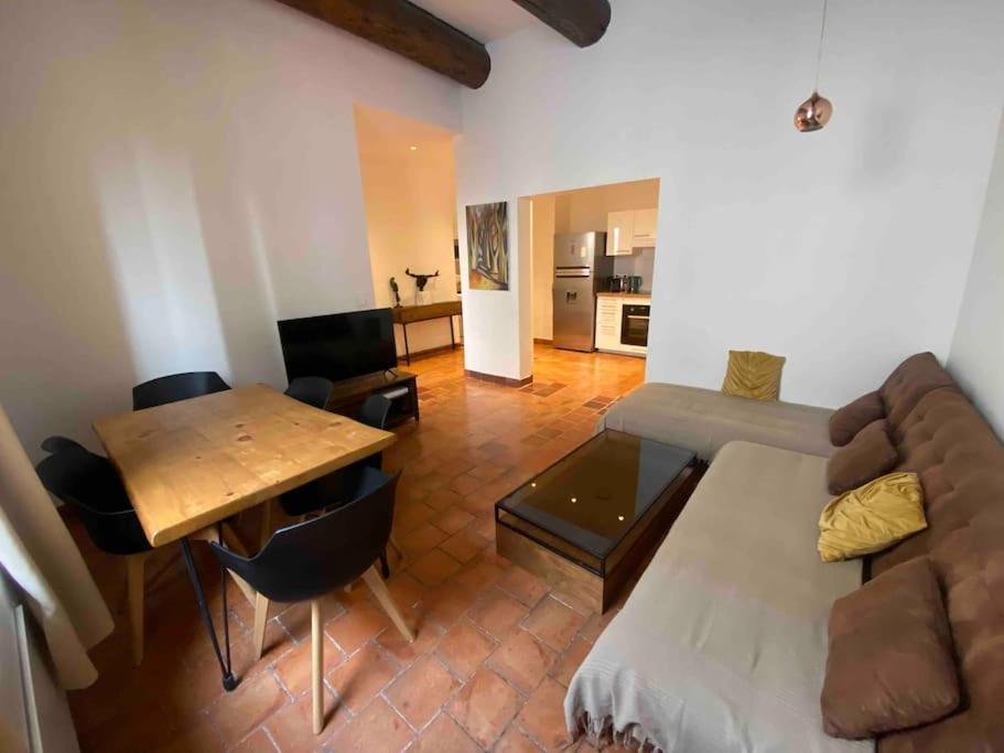 Centre Ville, Vieux Port 65m2 Apartment *