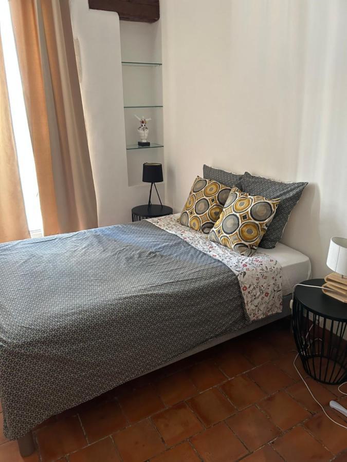 Centre Ville, Vieux Port 65m2 Apartment *