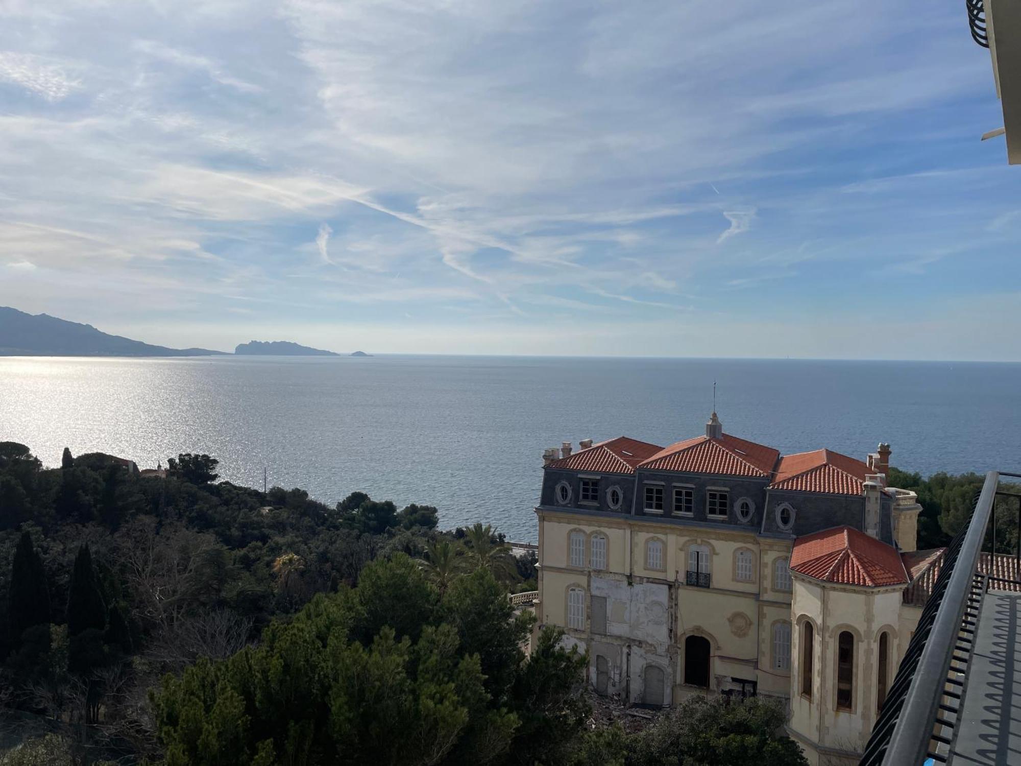 Vu Sur Mer Corniche Apartment *