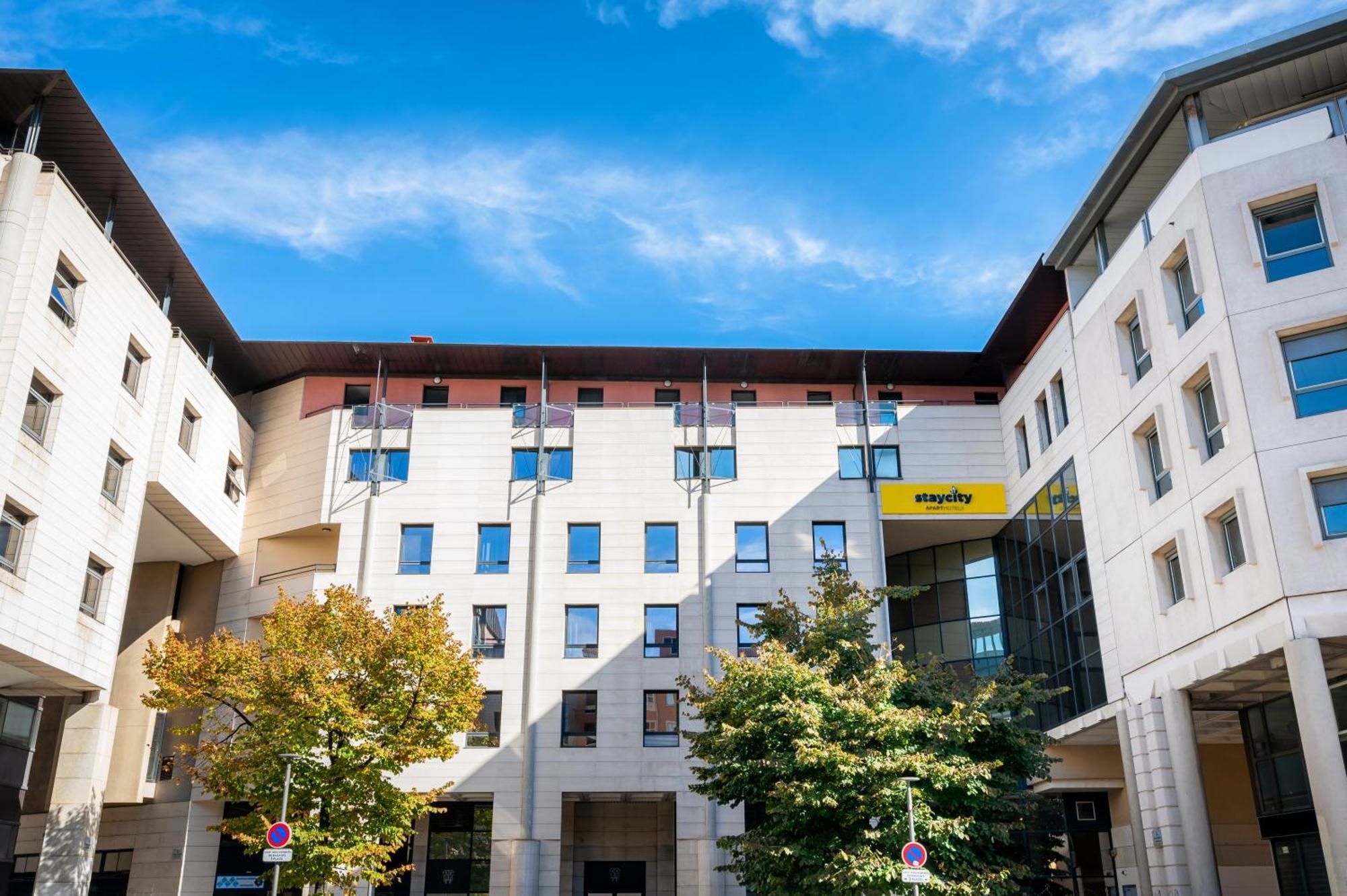 Staycity Centre Vieux Port Apartahotel 3*