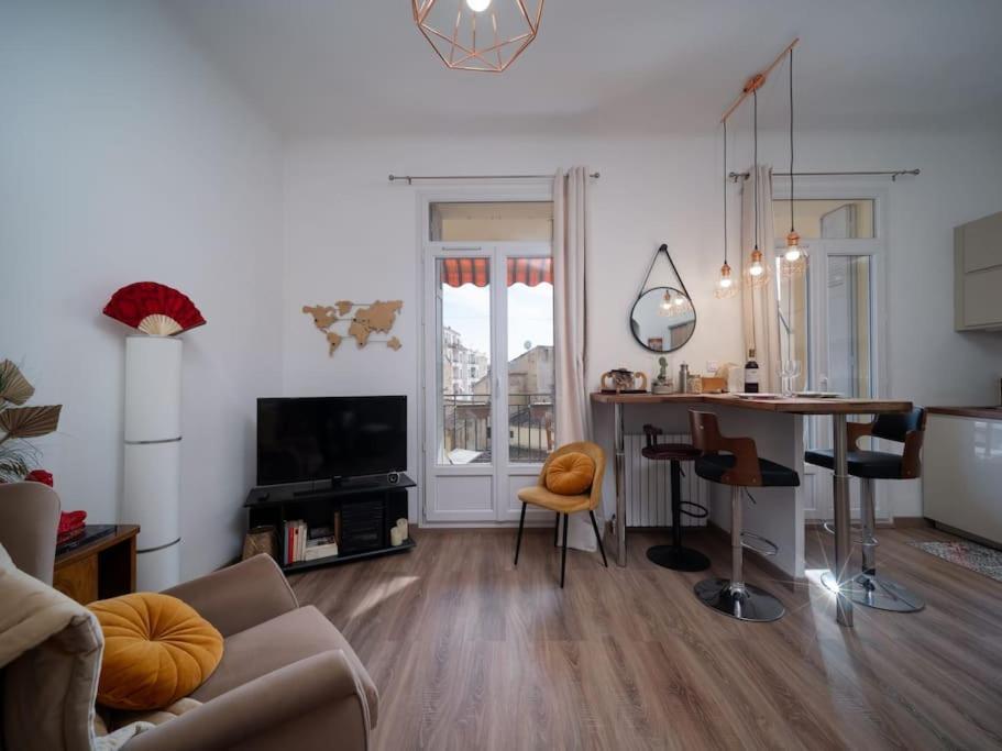Equipe Avec Terrasse Au Coeur De Apartment