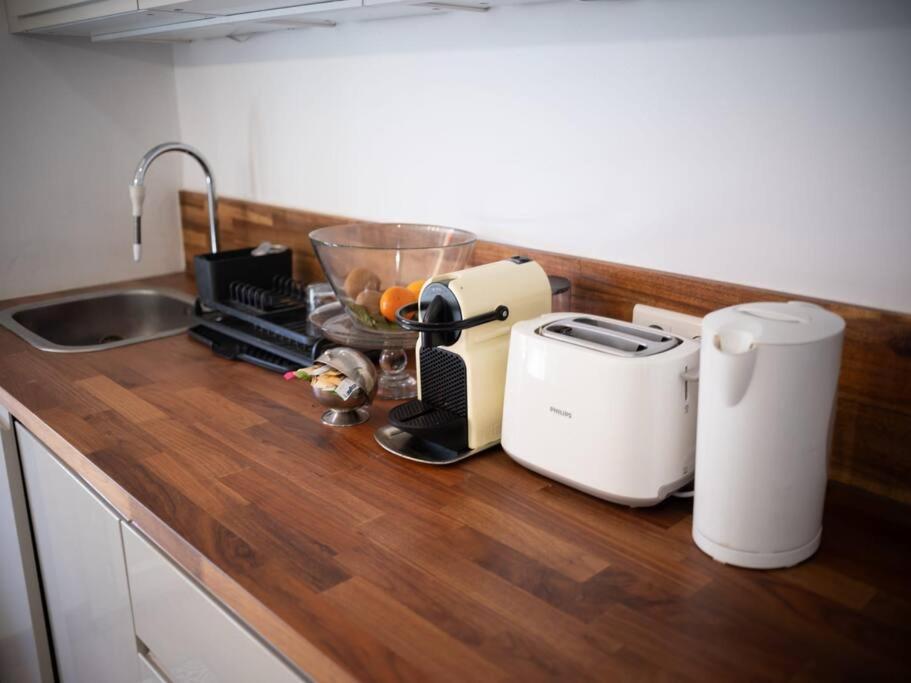 Equipe Avec Terrasse Au Coeur De Apartment Marseille
