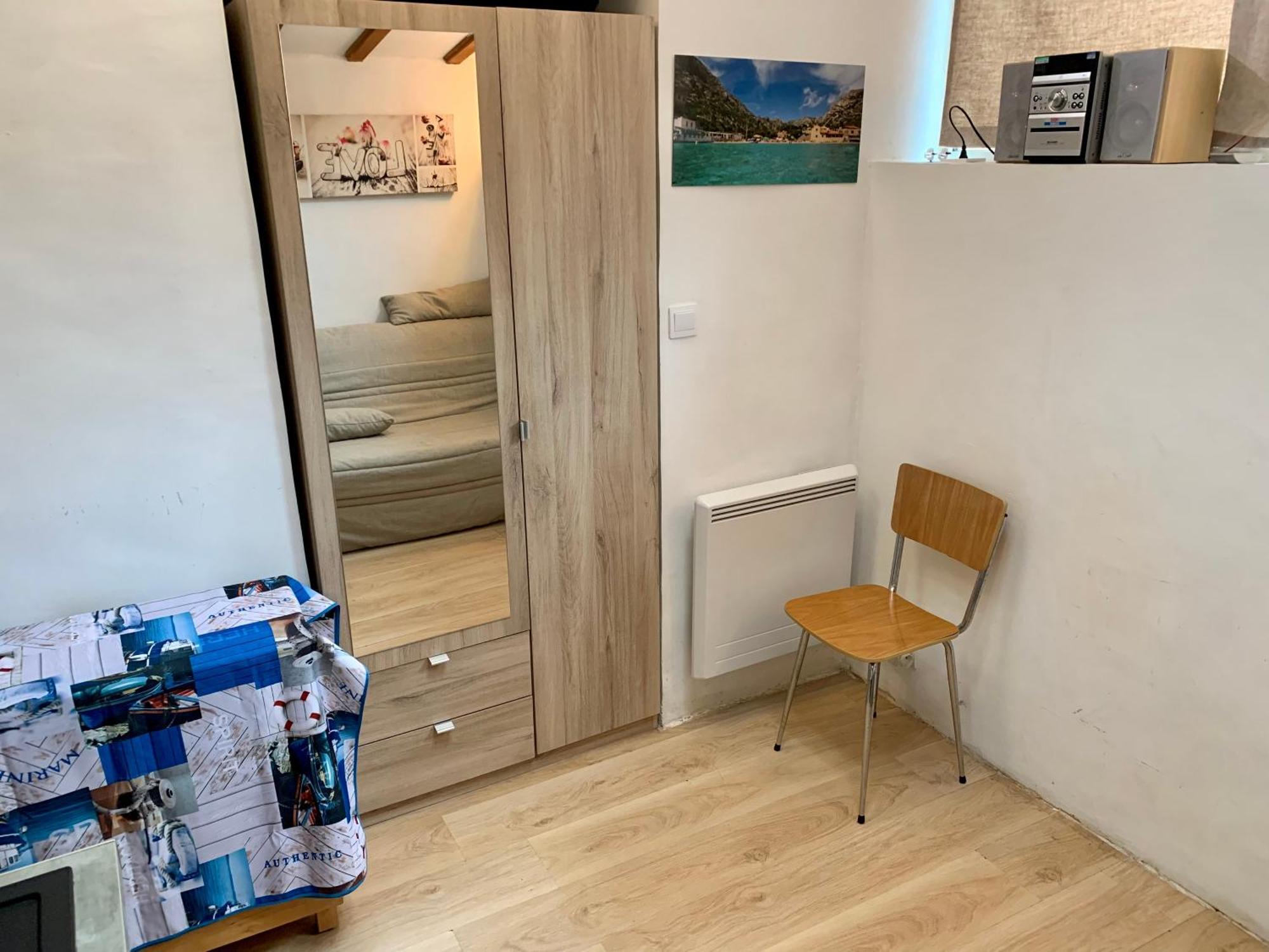 T2 Equipe Au Calme + Terrasse A 1 Km De La * Marseille