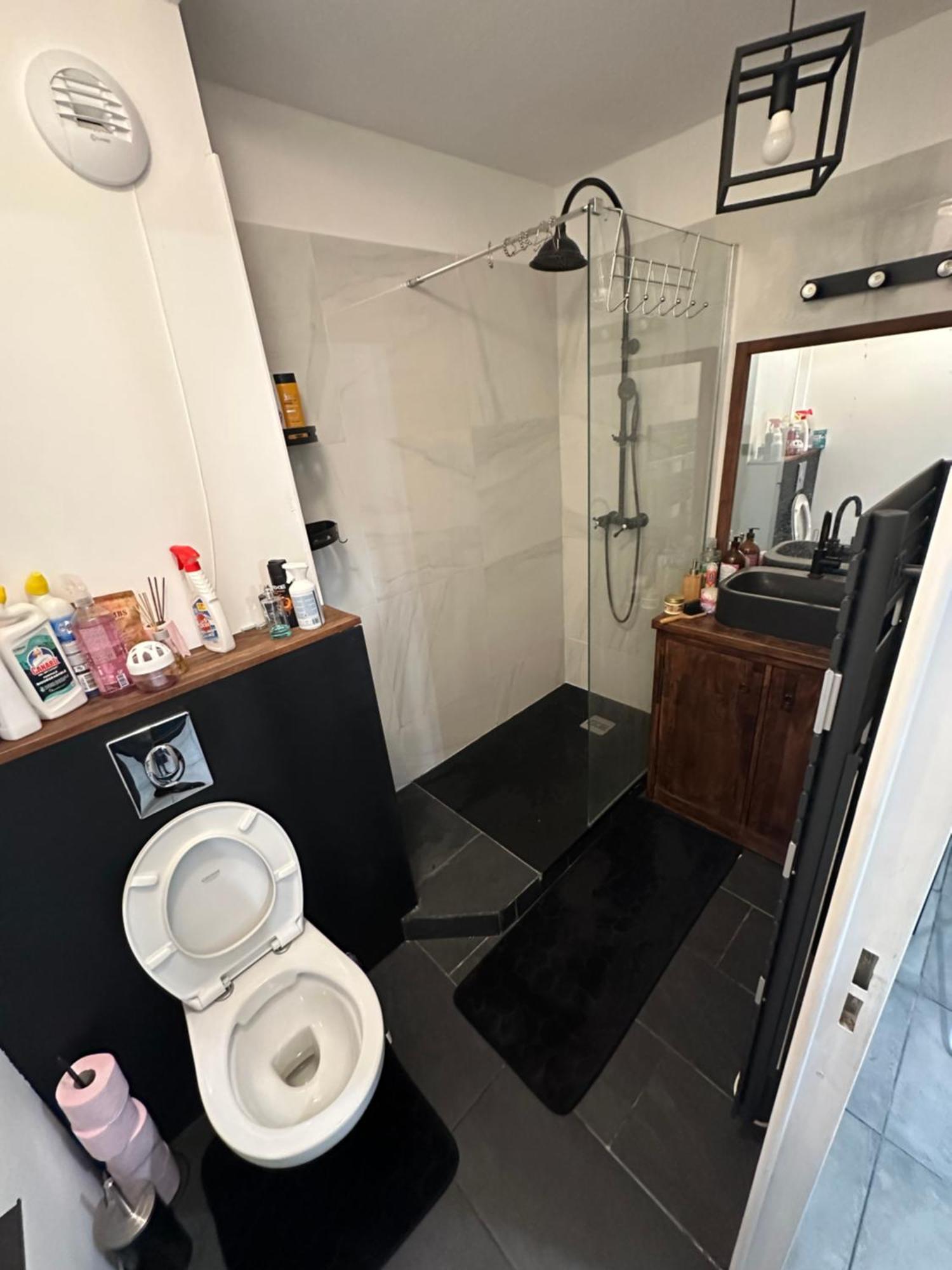 Apartment Centre *