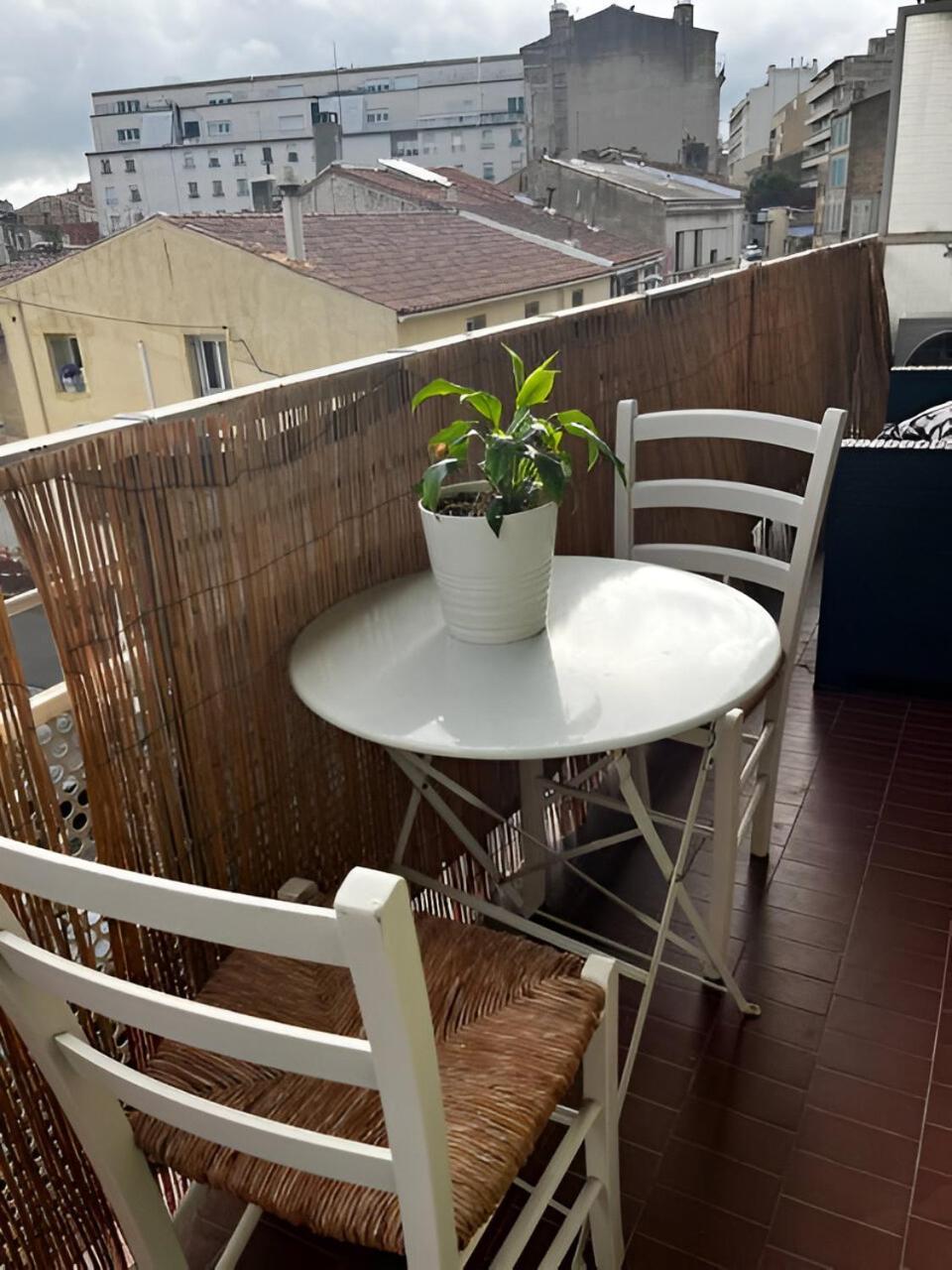 Beautiful 40m2 Avec Private Parking Marseilles