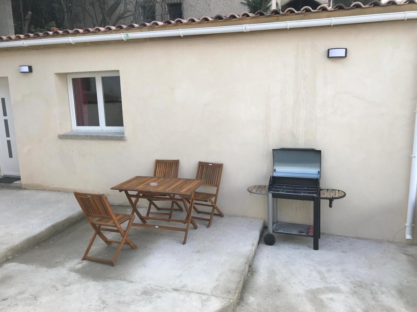 Pensión Maisonnette Avec Jardin Piscine Non Accessible Marsella