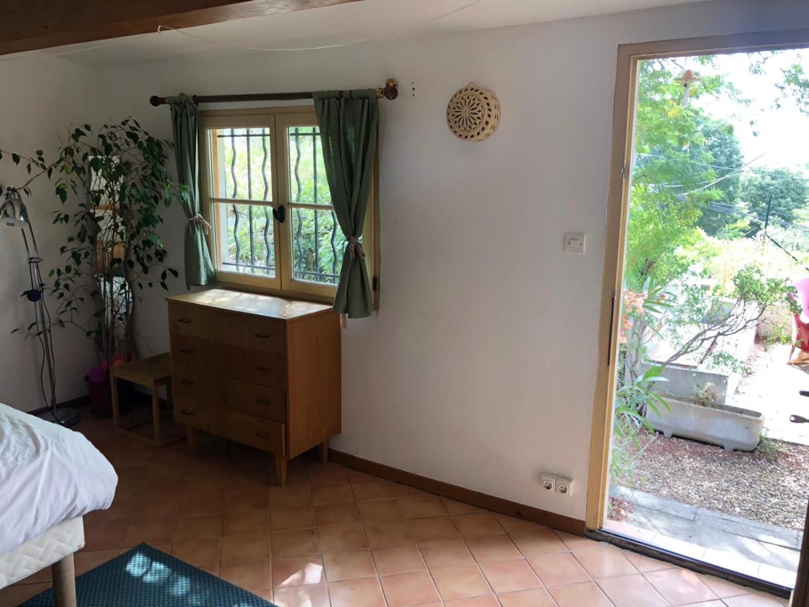 Face A La Piscine Appartement Marseilles