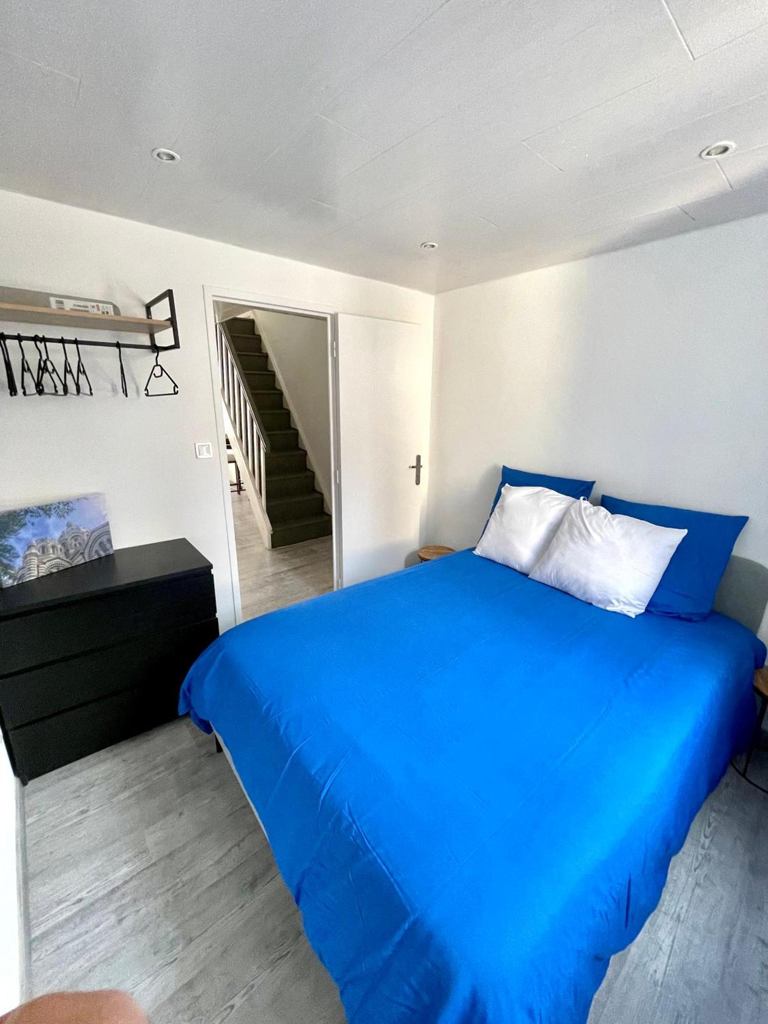 T3 Type Duplex Apartment Marseille