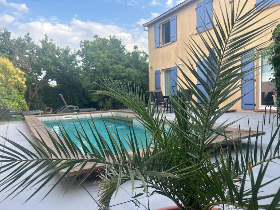 Jolie Maison Provencale Au Volets Bleu Marsella