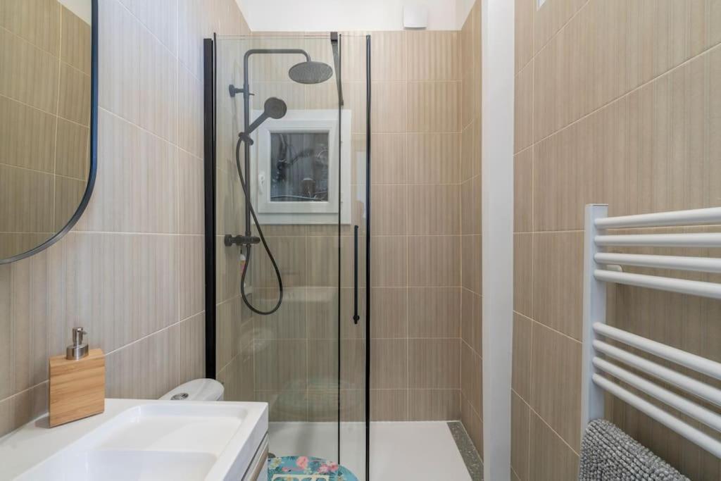 Un Balcon En Ville, 4 Pers Renove * Marseille