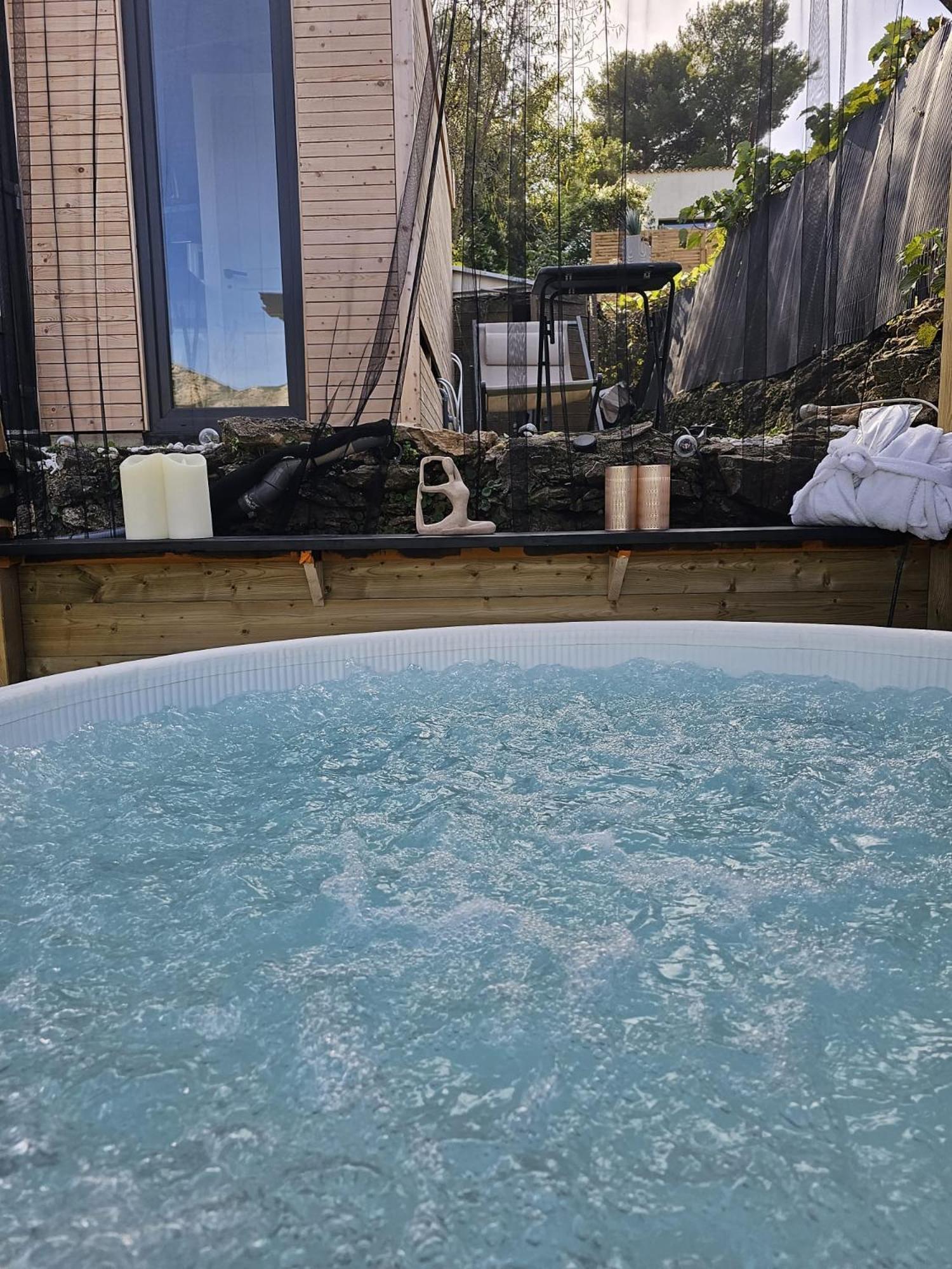 Le Nid Des Calanques Et Son Jacuzzi Apartamento *
