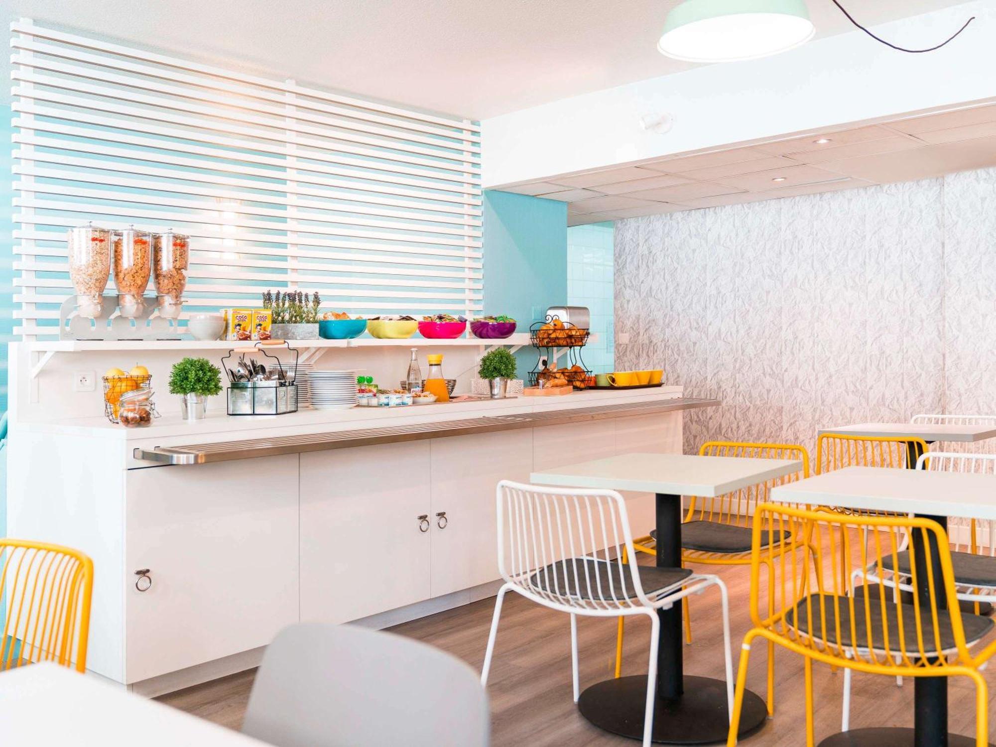 Khách sạn Ibis Styles Centre Prado Place Castellane 3*
