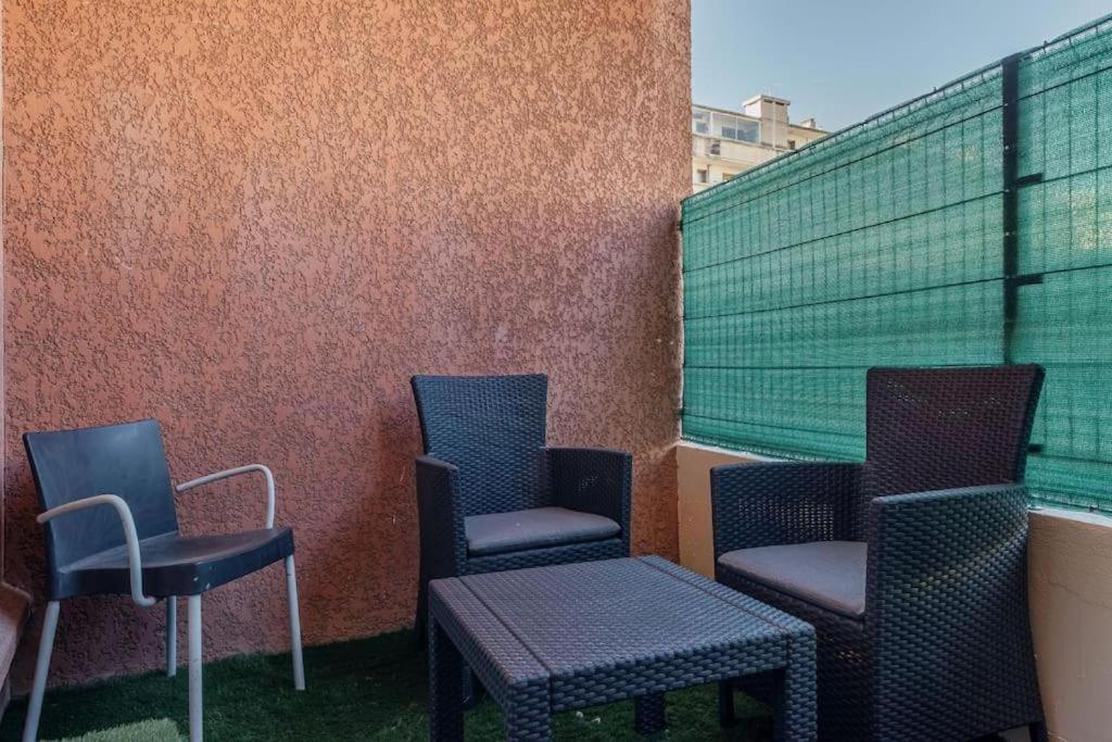 Climatise Avec Terrasse Equipe A 5min De La Gare St Charles Apartment