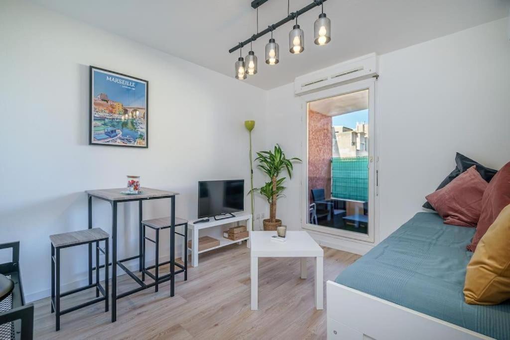 Climatise Avec Terrasse Equipe A 5min De La Gare St Charles Apartment *