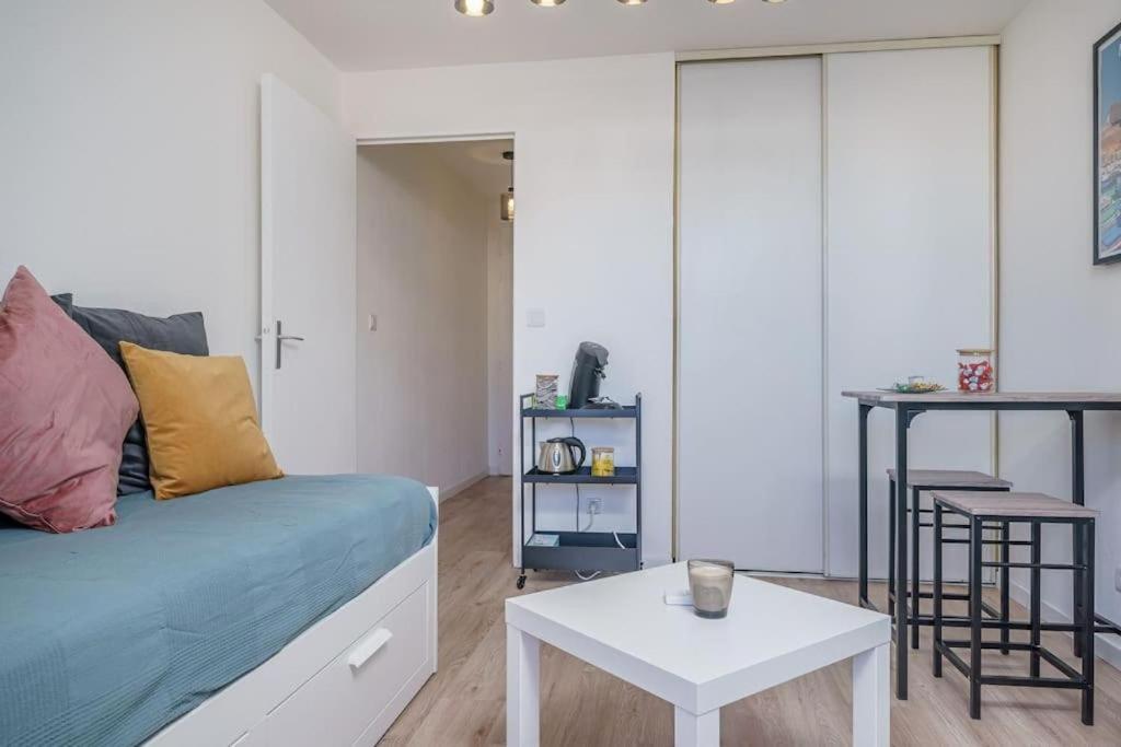 Climatise Avec Terrasse Equipe A 5min De La Gare St Charles Apartment *
