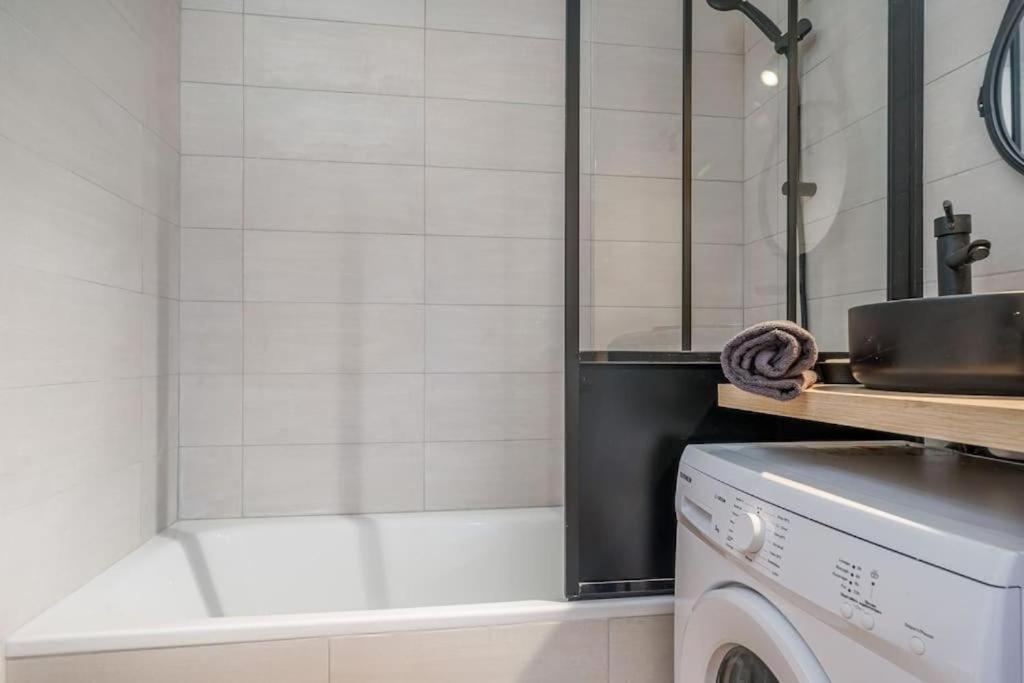 Climatise Avec Terrasse Equipe A 5min De La Gare St Charles Apartment *
