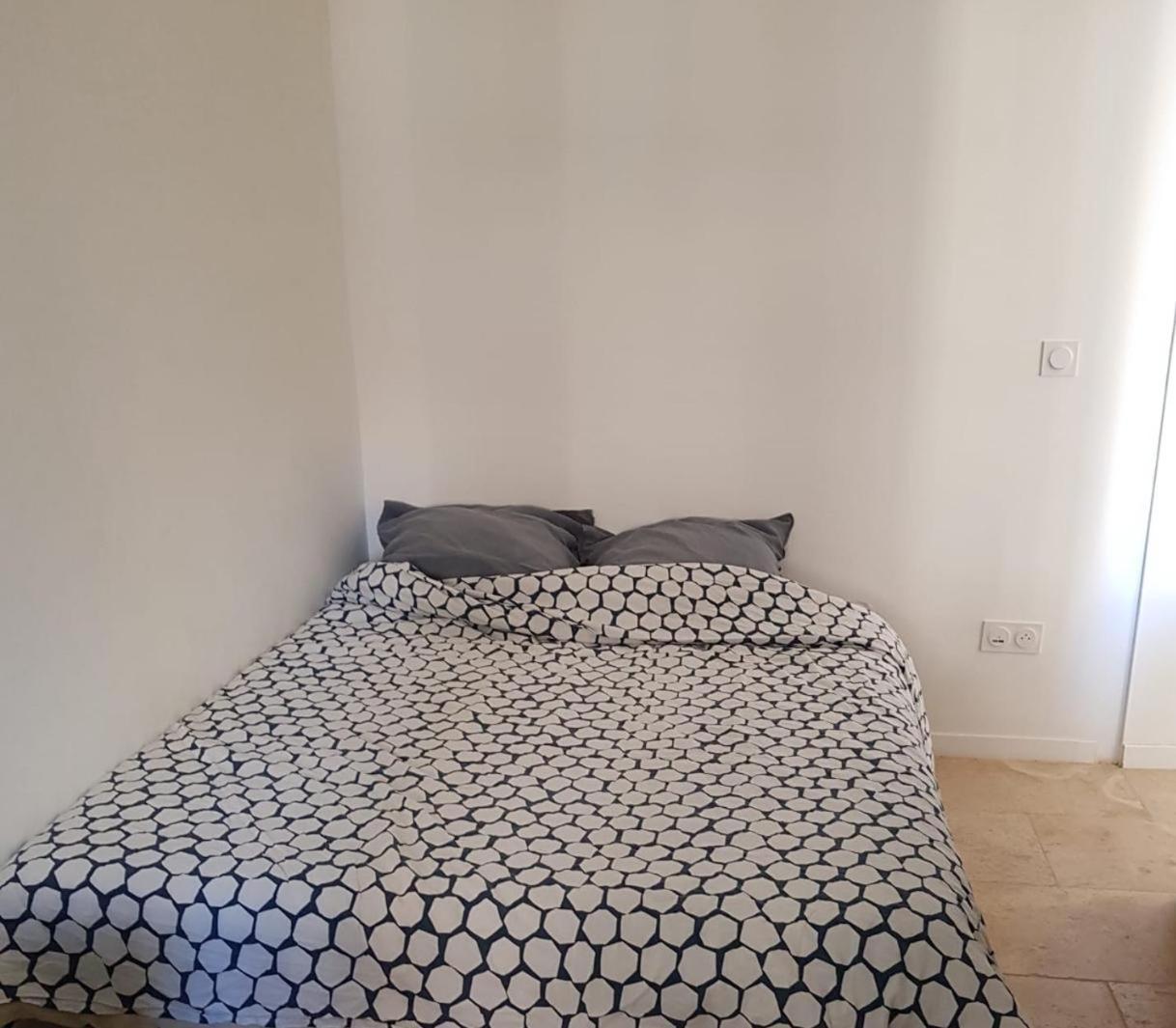 And Comfortable Studio, Near Train Station Apartment Marseille