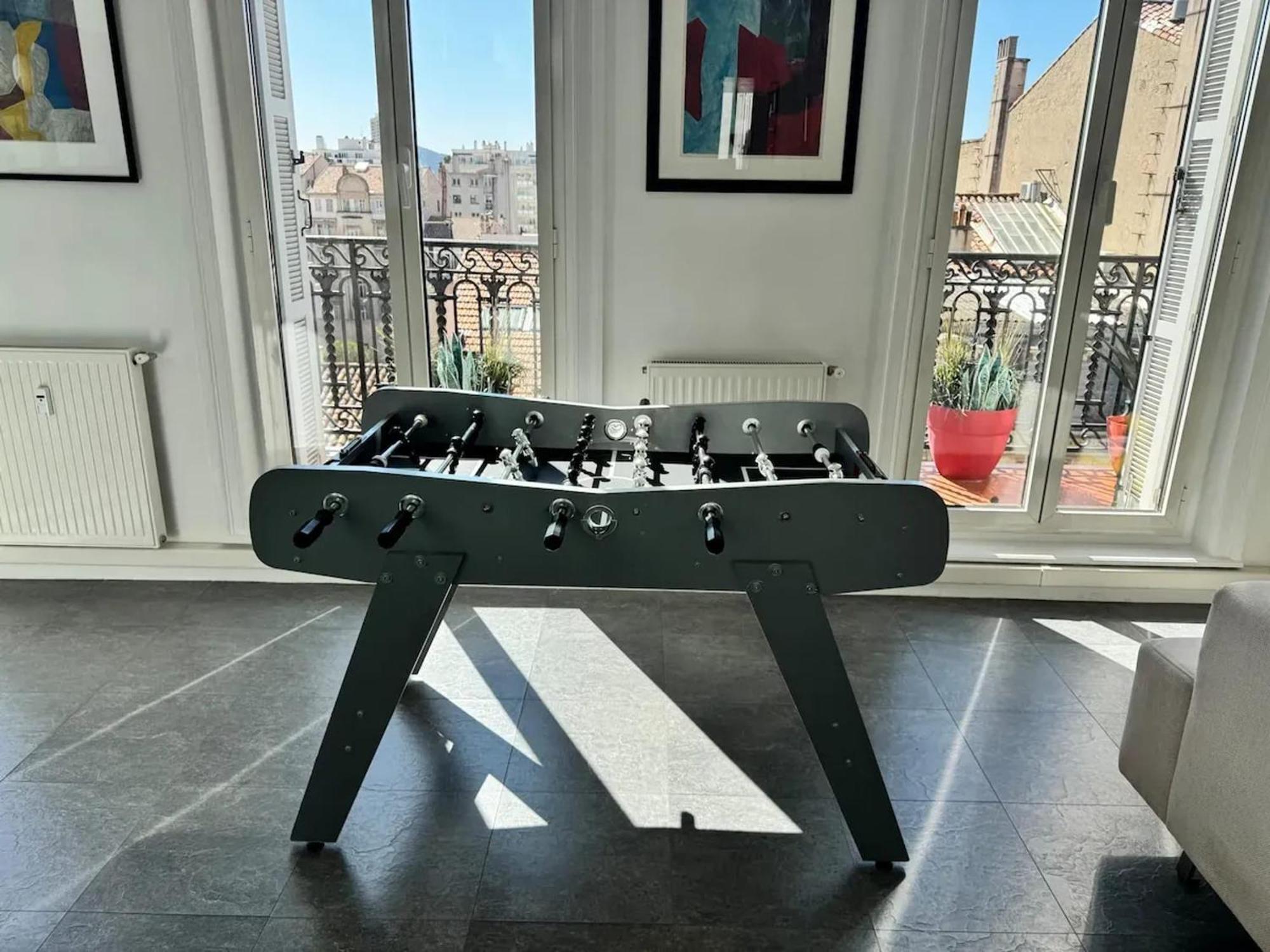 De 3 Avec Vue Sur La Ville, Balcon Amenage Et Wifi A - A 1 Km De La Appartement *