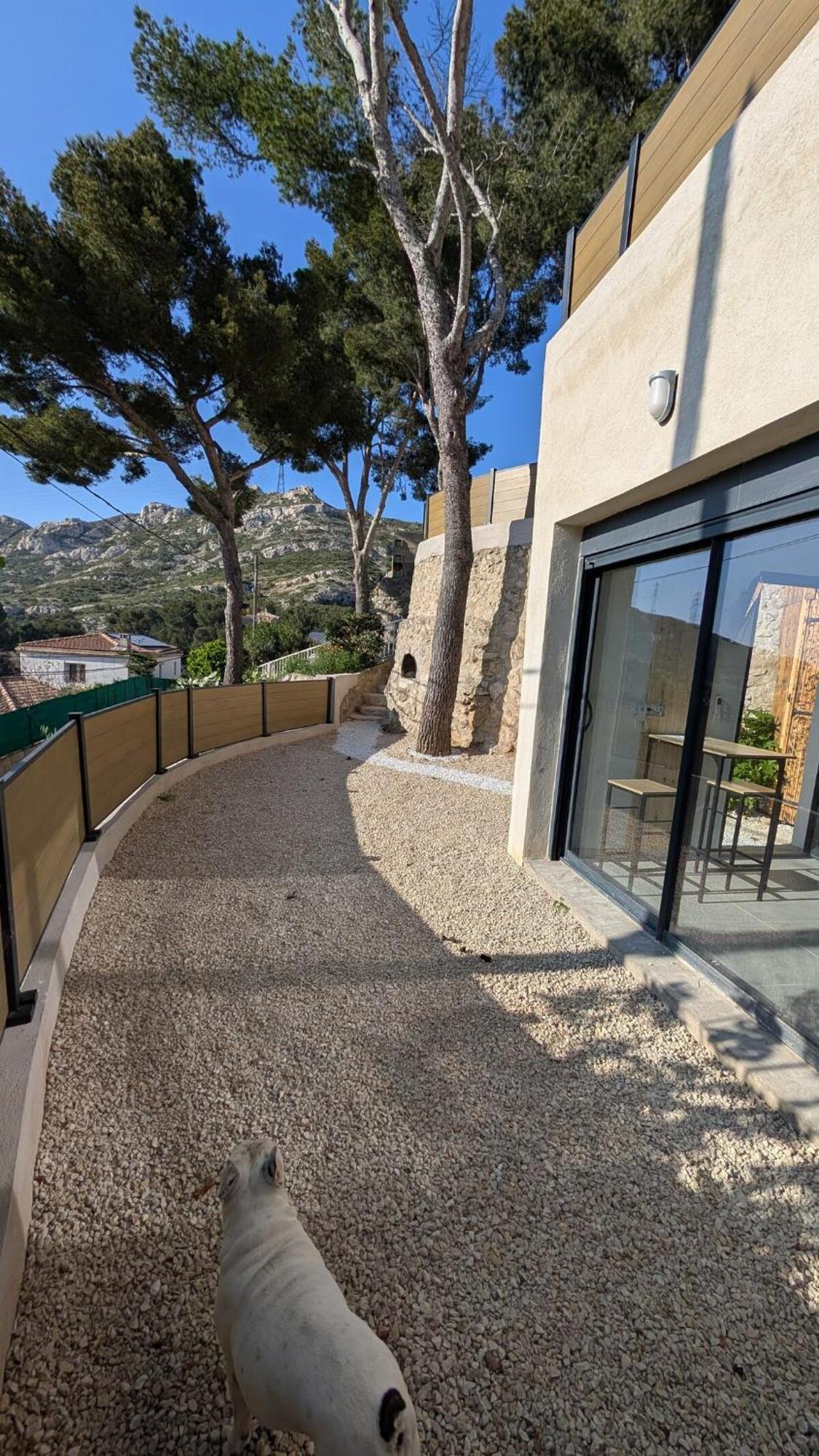 20 M2 Dans Les Calanques