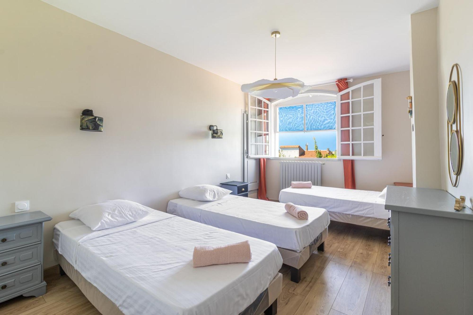 Holiday home Charmante Maison Sur Marseille