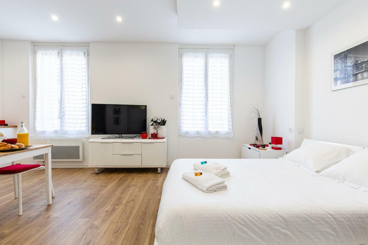 Misirlou -superbe Dans La Vieille Apartment