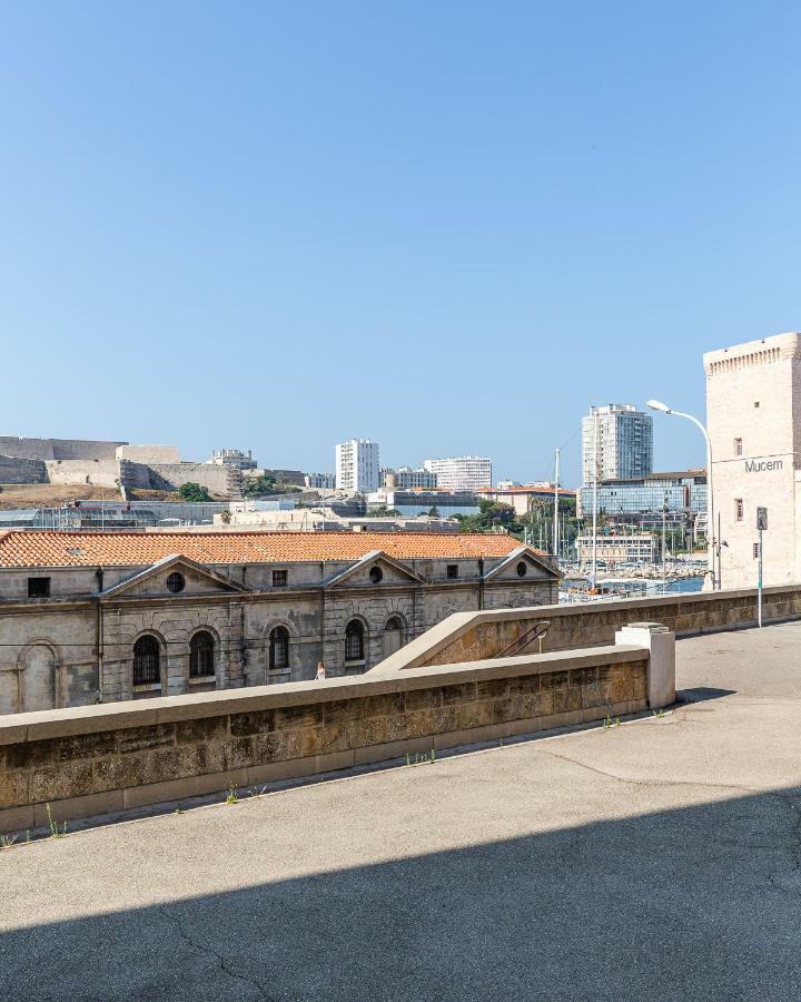 Misirlou -superbe Dans La Vieille Marseille