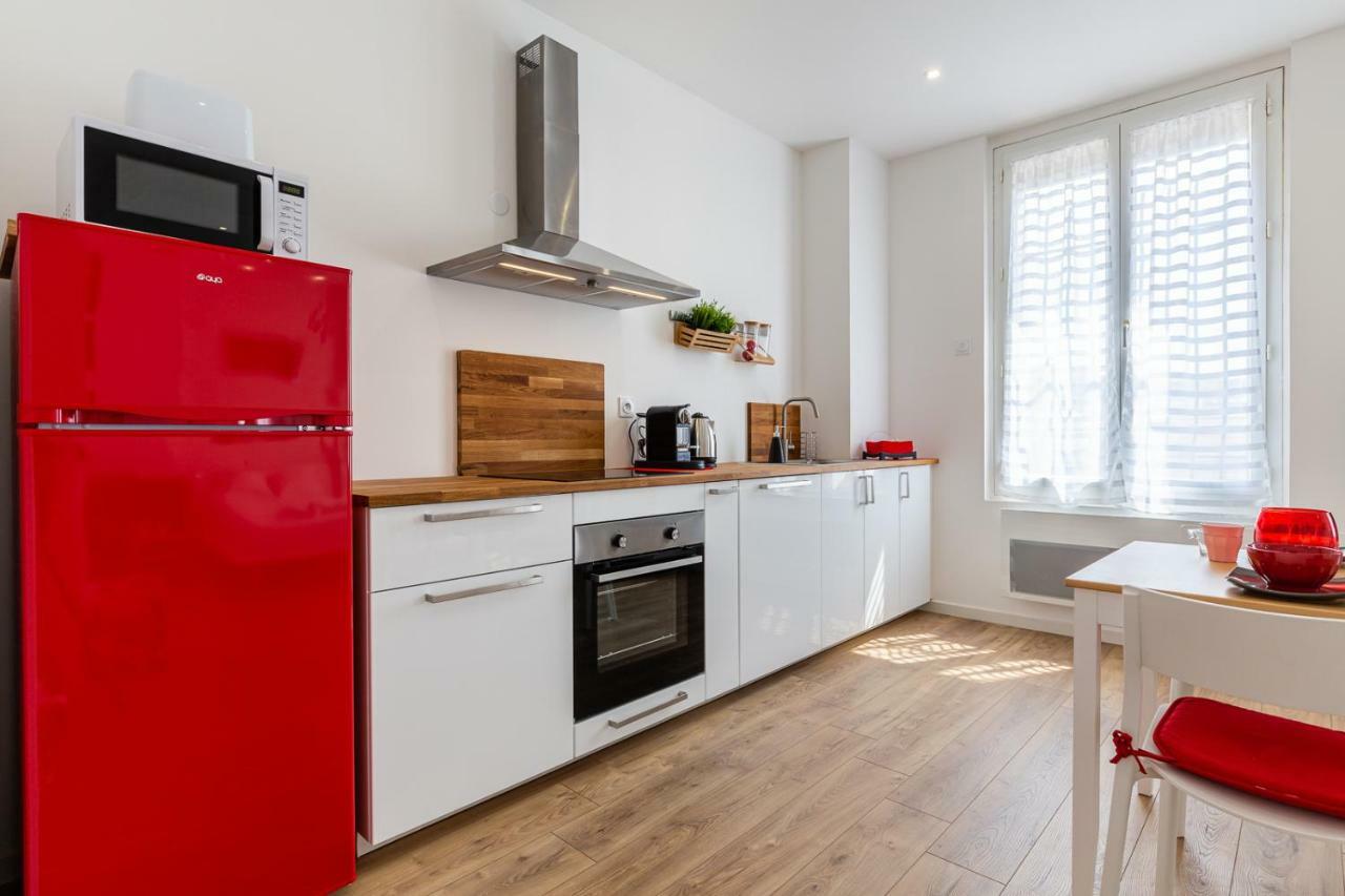 Misirlou -superbe Dans La Vieille Apartment *