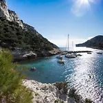 La Chambre Des Calanques