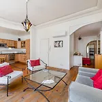 Appartement de grand standing, joliment décoré
