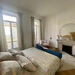 Appartement Haussmannien rue piétonne Opéra