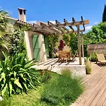 Villa D\'Architecte Avec Piscine Et Grand Jardin