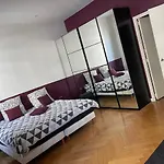 Luminous Apartment Golden Quarter